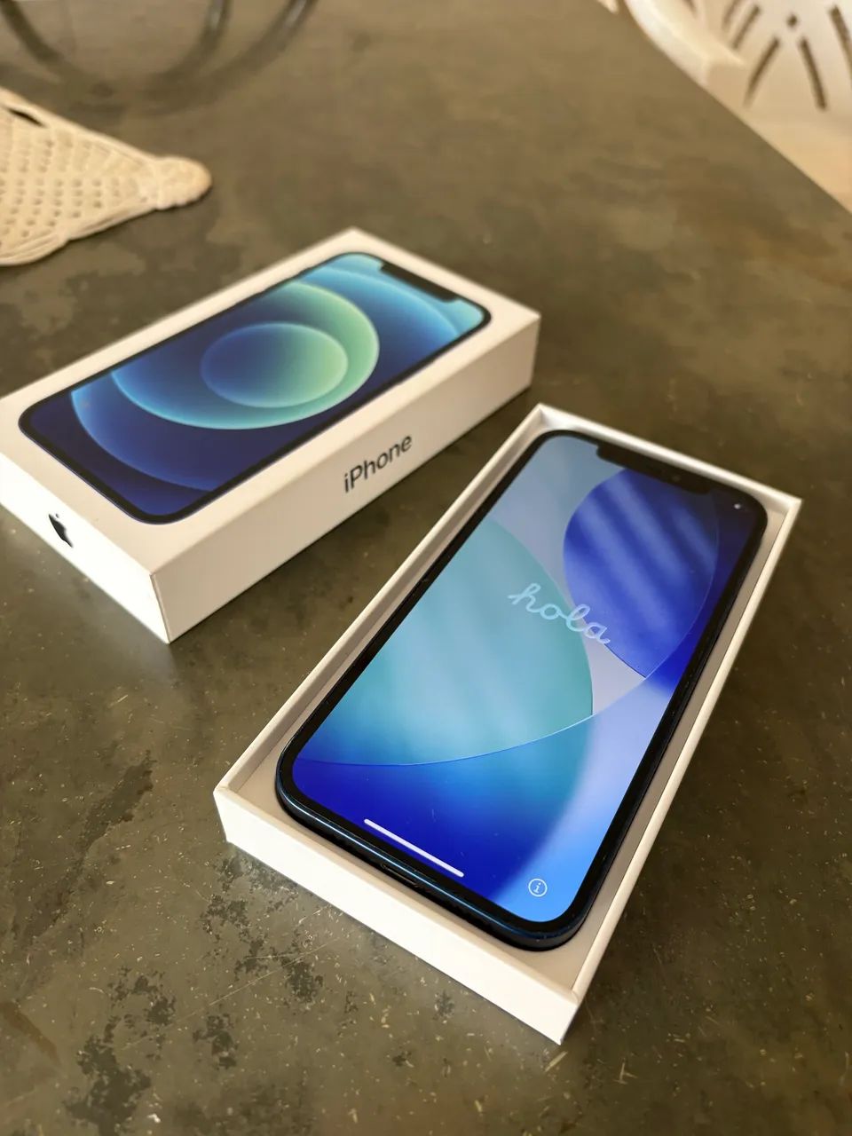iPhone 12 64GB Azul - Com Caixa e Acessórios Originais - Celulares