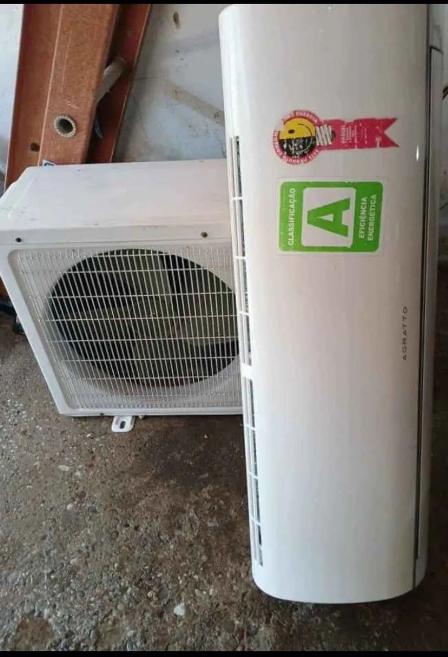 Selling air conditioner working perfectly