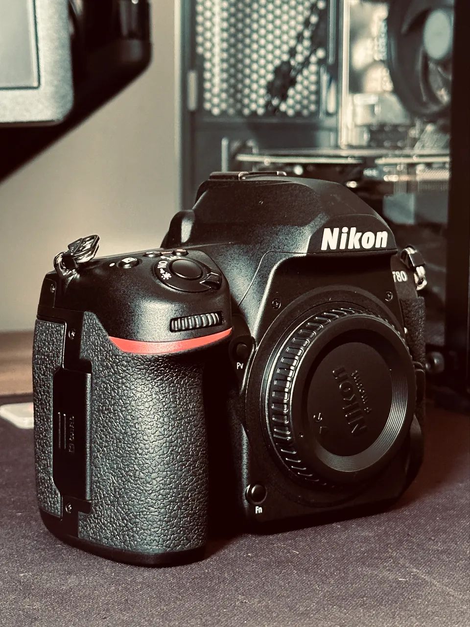 NIKON D780