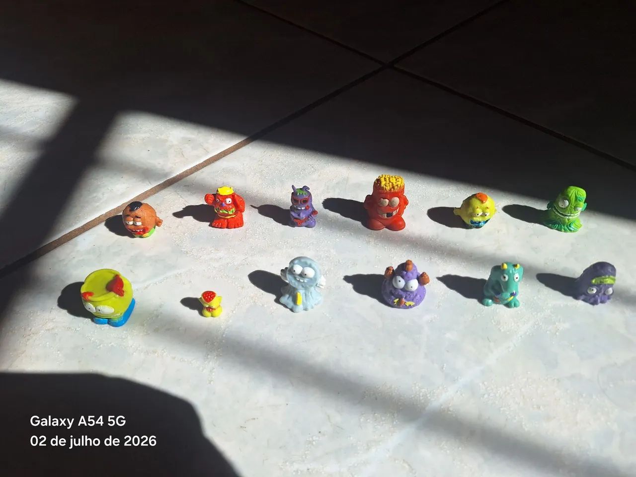 COLEÇÃO DE TRASH PACKS / MINI FIGURINHAS COLECIONÁVEIS - Foto 3
