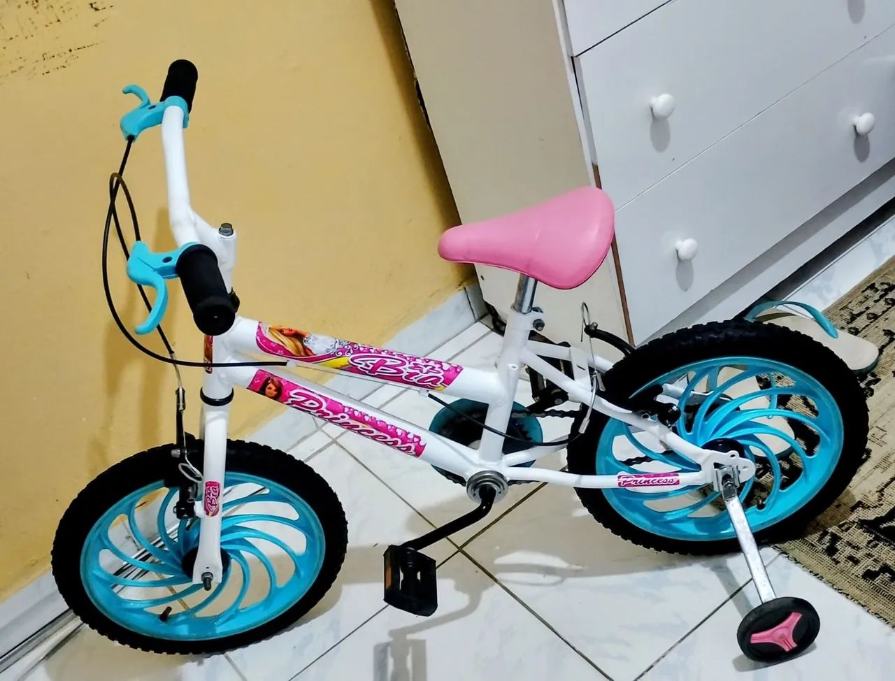 Bicicleta infantil princesas aro 16 perfeita  - Foto 5