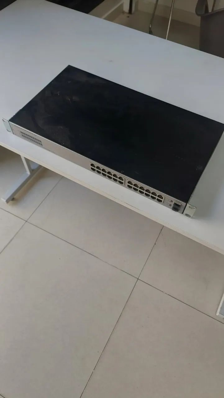 Switch Hewlett Packard Enterprise J9980A 24 Portas RJ-45 2 SFP - Foto 3