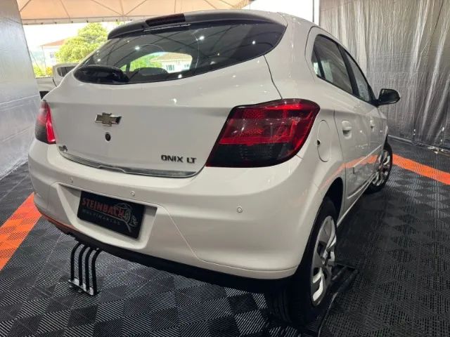 GM Chevrolet Onix LT 1.4 Automático 2014/2015 - Foto 4