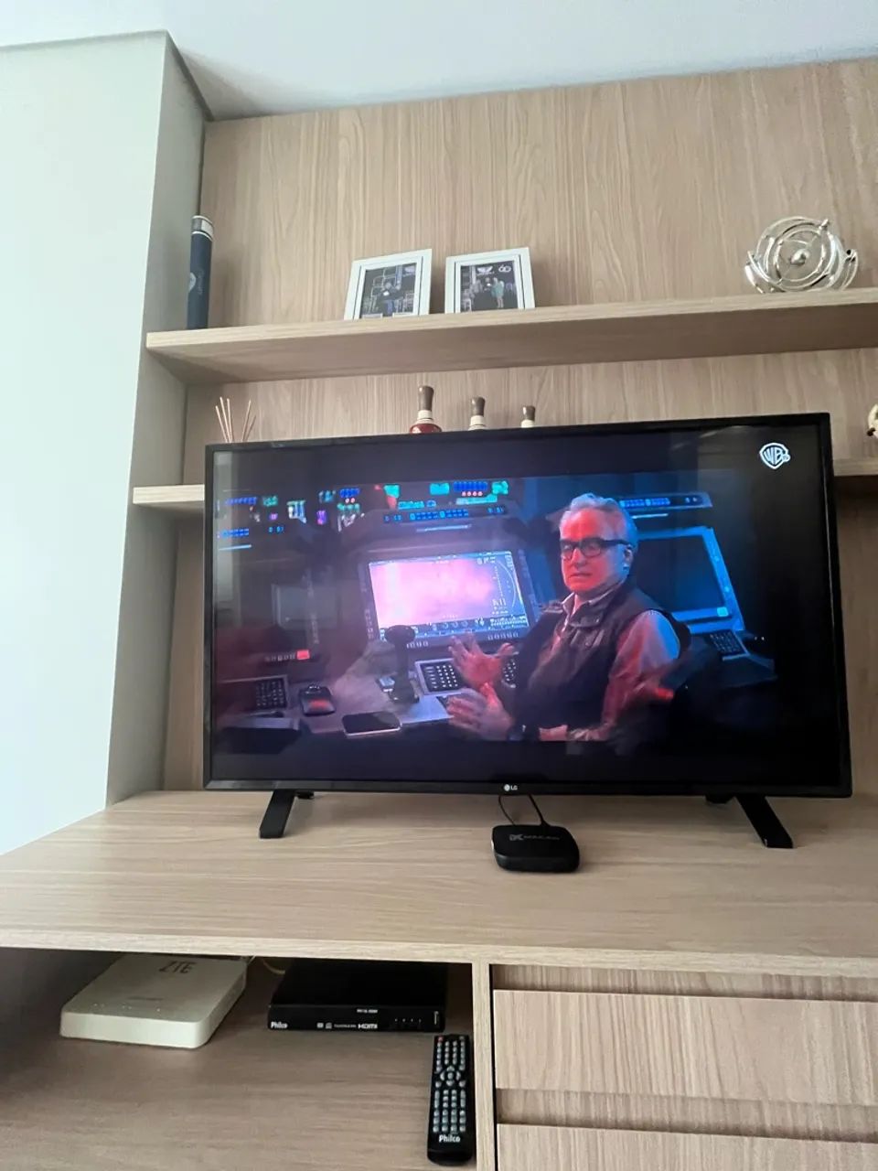 TV LG 43" Smart TV LED - (Pequeno Risco 2cm) - Foto 3