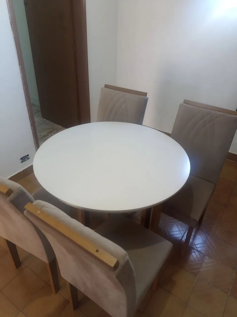 Mesa de jantar ótimo estado de uso 