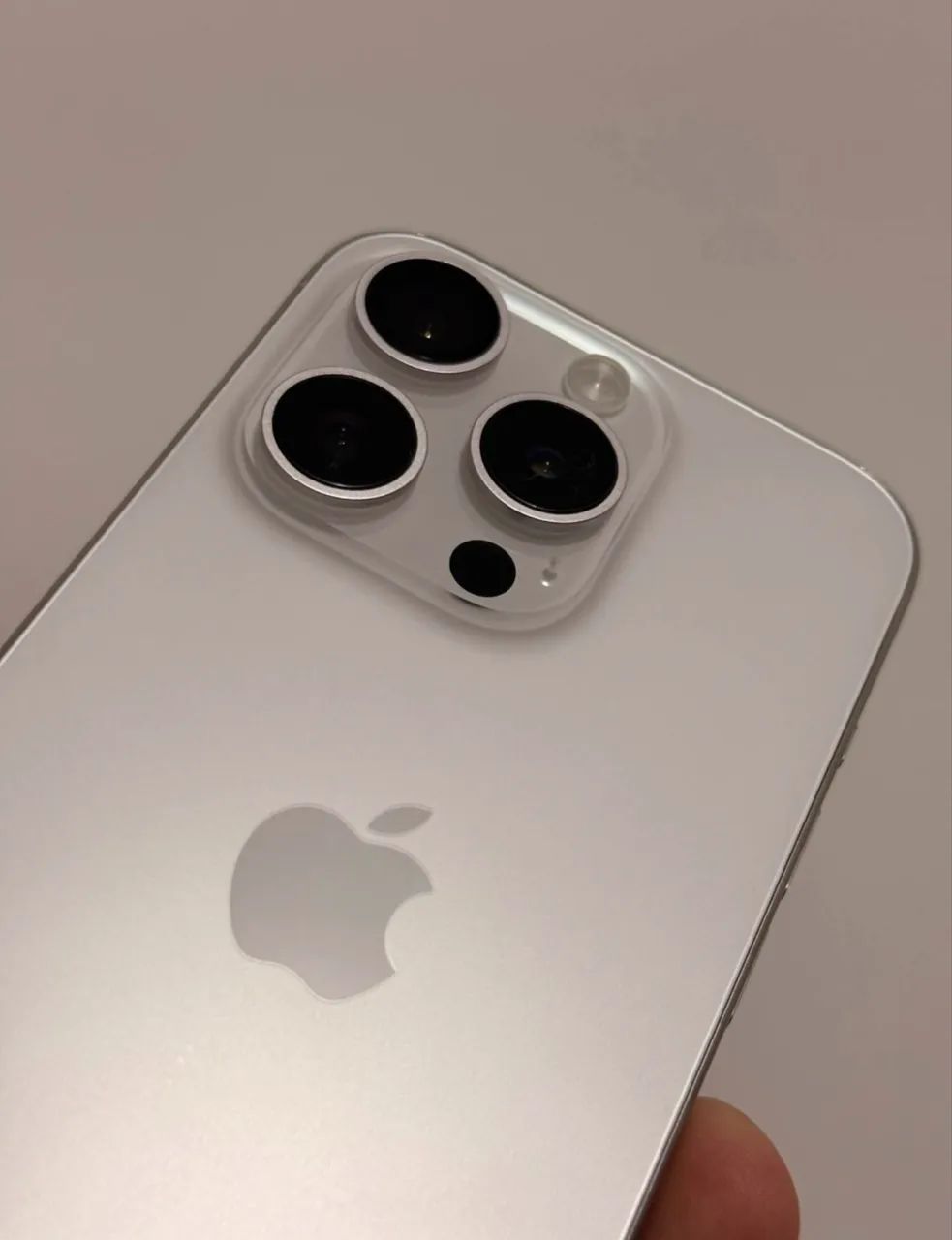iPhone 15 pro 256 - Foto 2