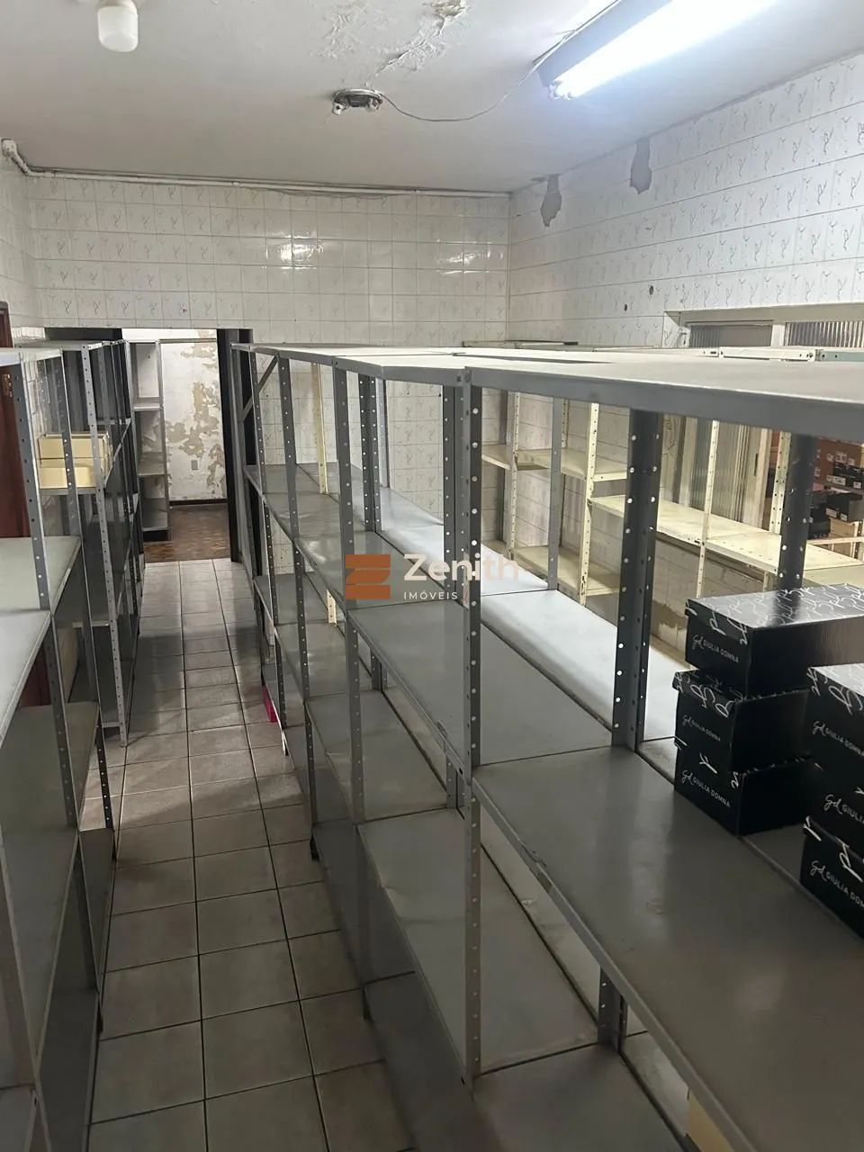 PREDIO NO CENTRO COM PONTO COMERCIAL E MAIS DOIS PAVIMENTOS - Foto 4