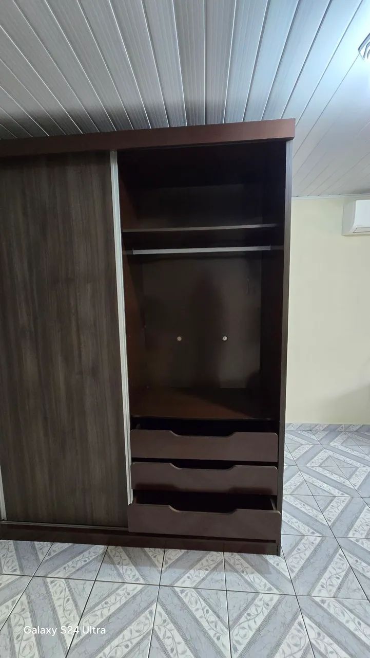 Guarda roupas de casal grande de mdf com espelho  - Foto 5