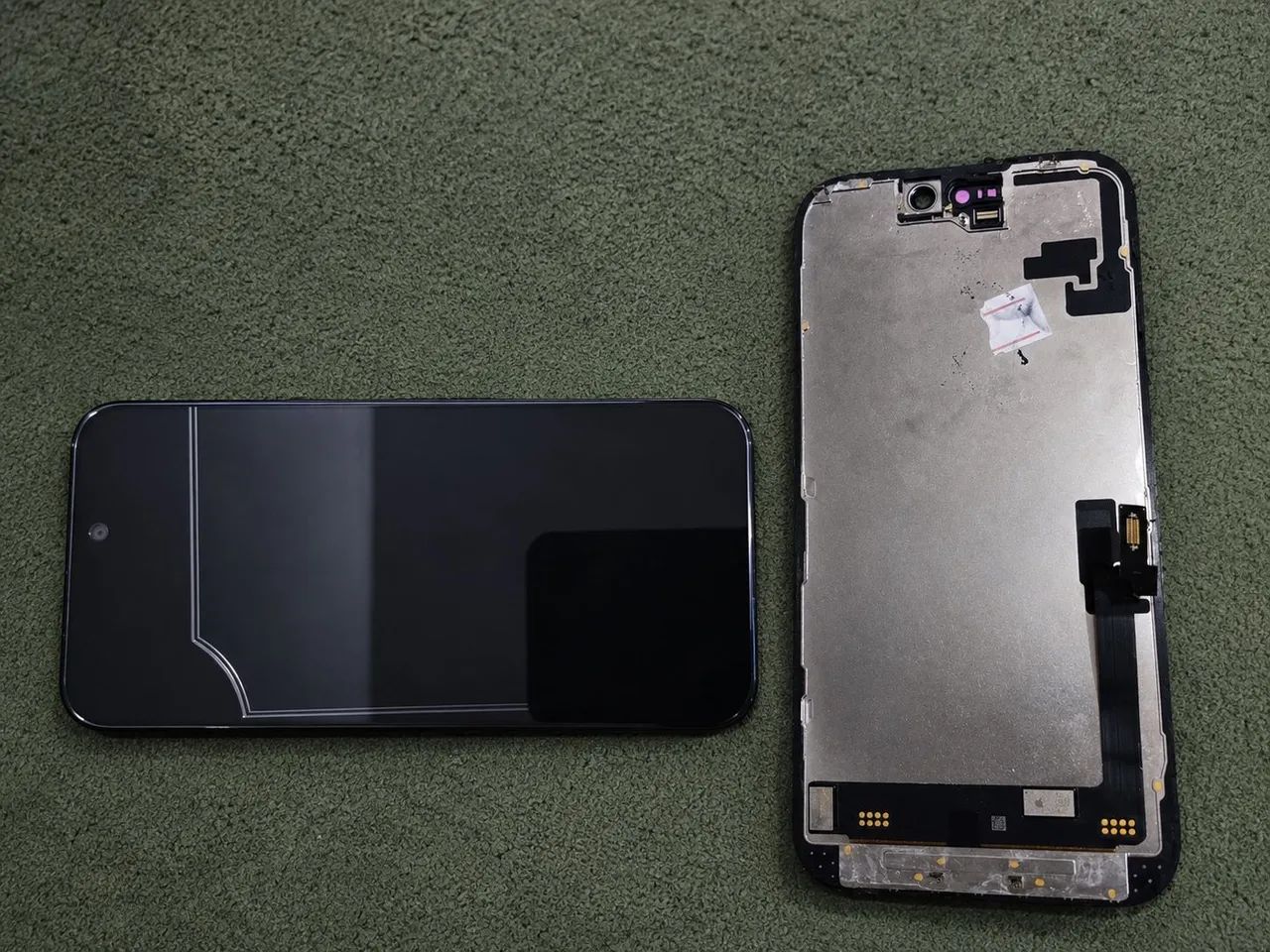 Tela iPhone 16 intermitente 