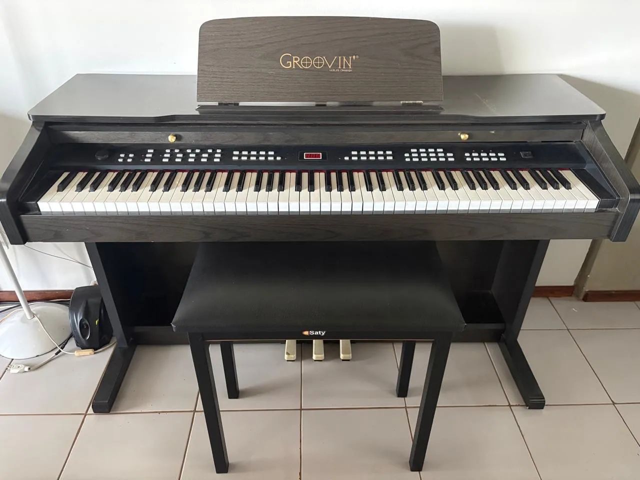 Piano Digital Groovin? DIP 8820T 88 Teclas 110V - Instrumentos