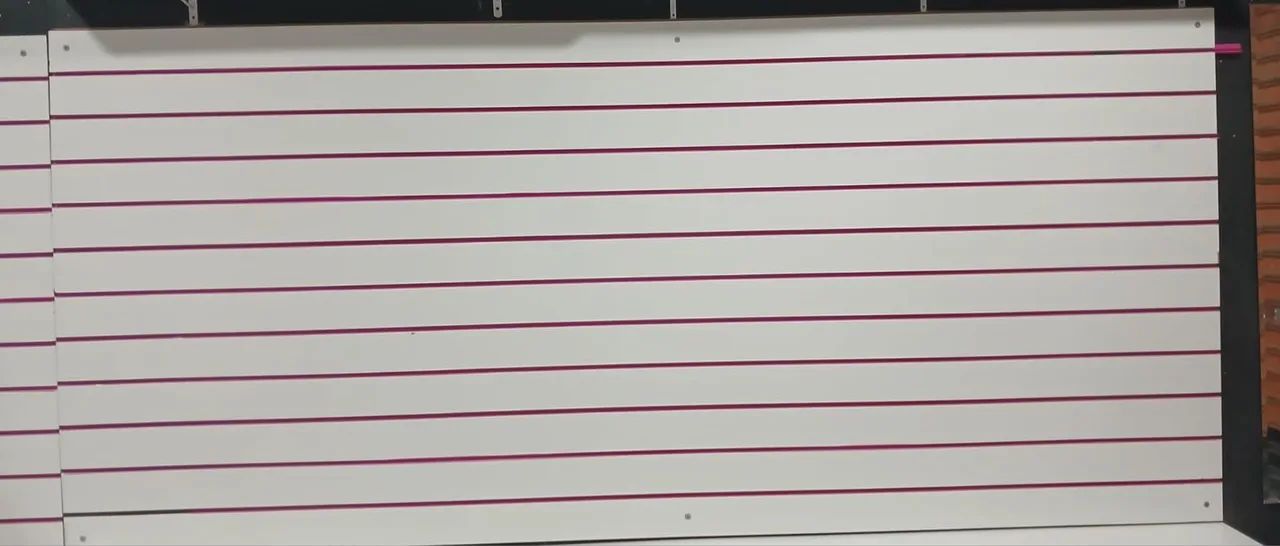 Painel canaletado/ expositor  para loja e acessórios em geral