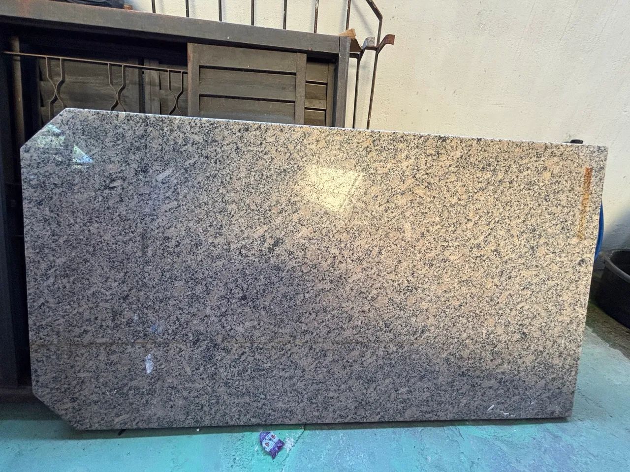 Mesa de canto grande de mármore445639366730721281