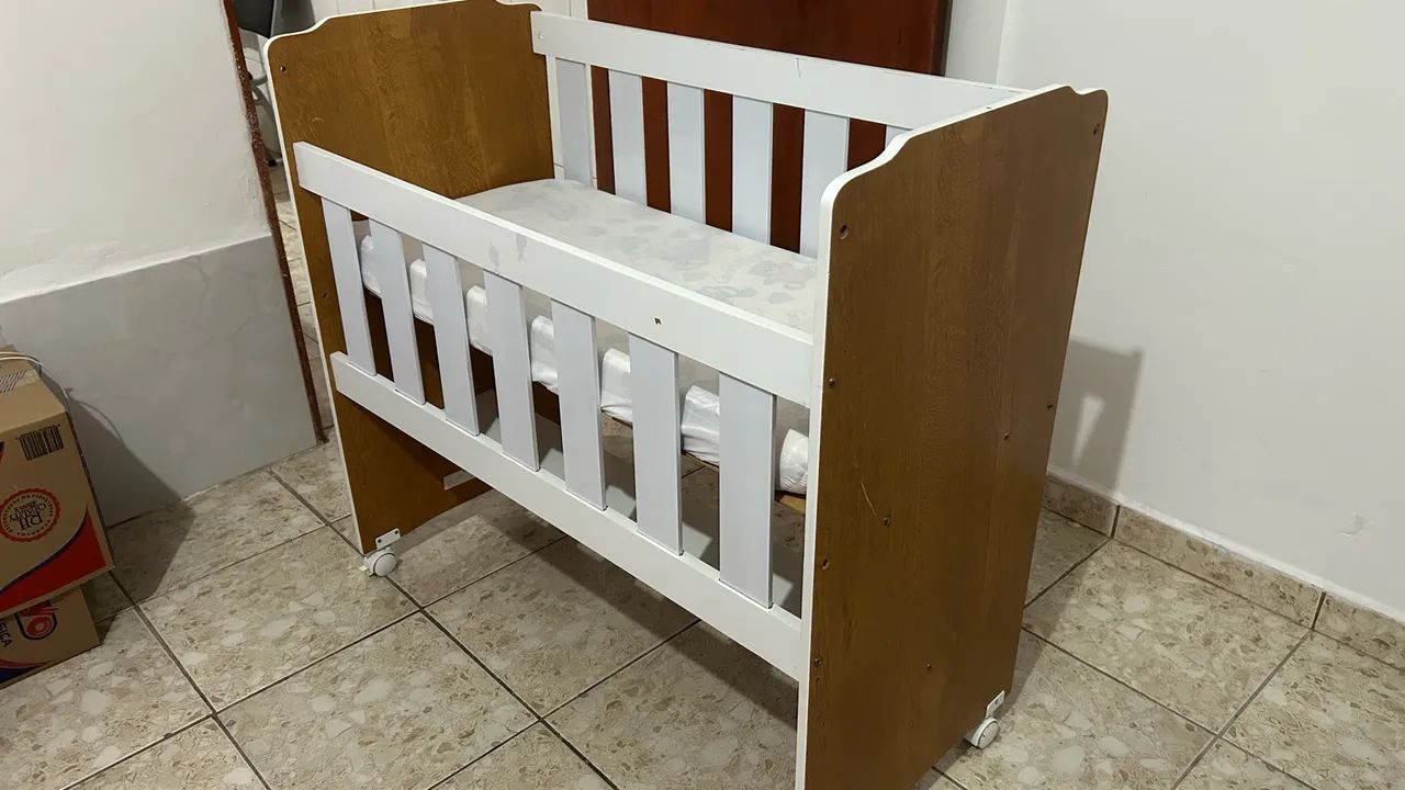 Mini Berço com Colchão (Usado) - Foto 2