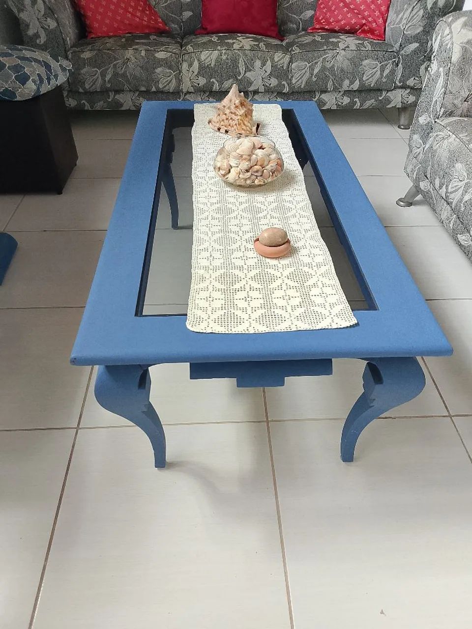 Mesa de centro clássica estilizada / 60 X 1,20.