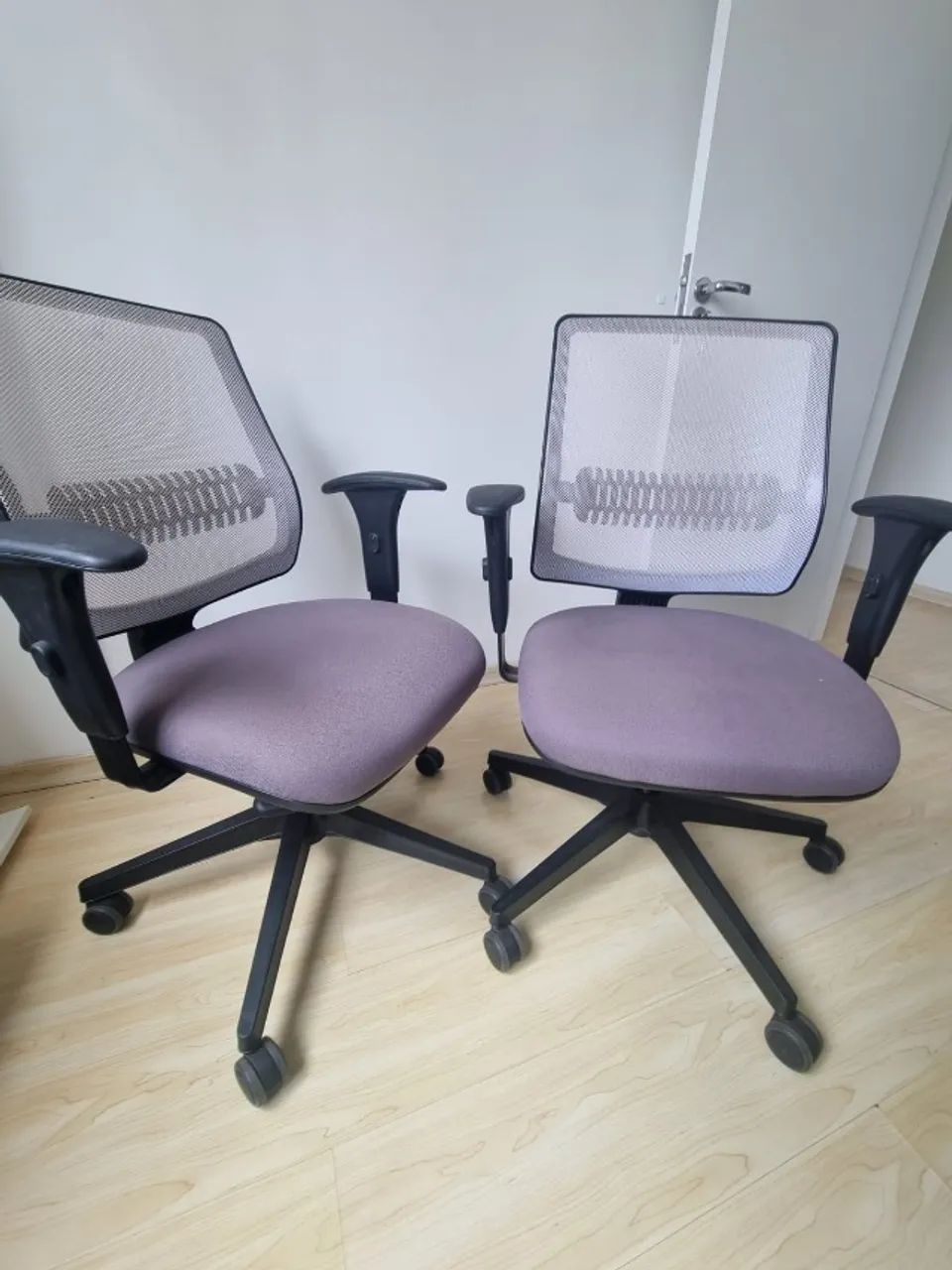 2 Cadeiras Uni Flexform de Escritório