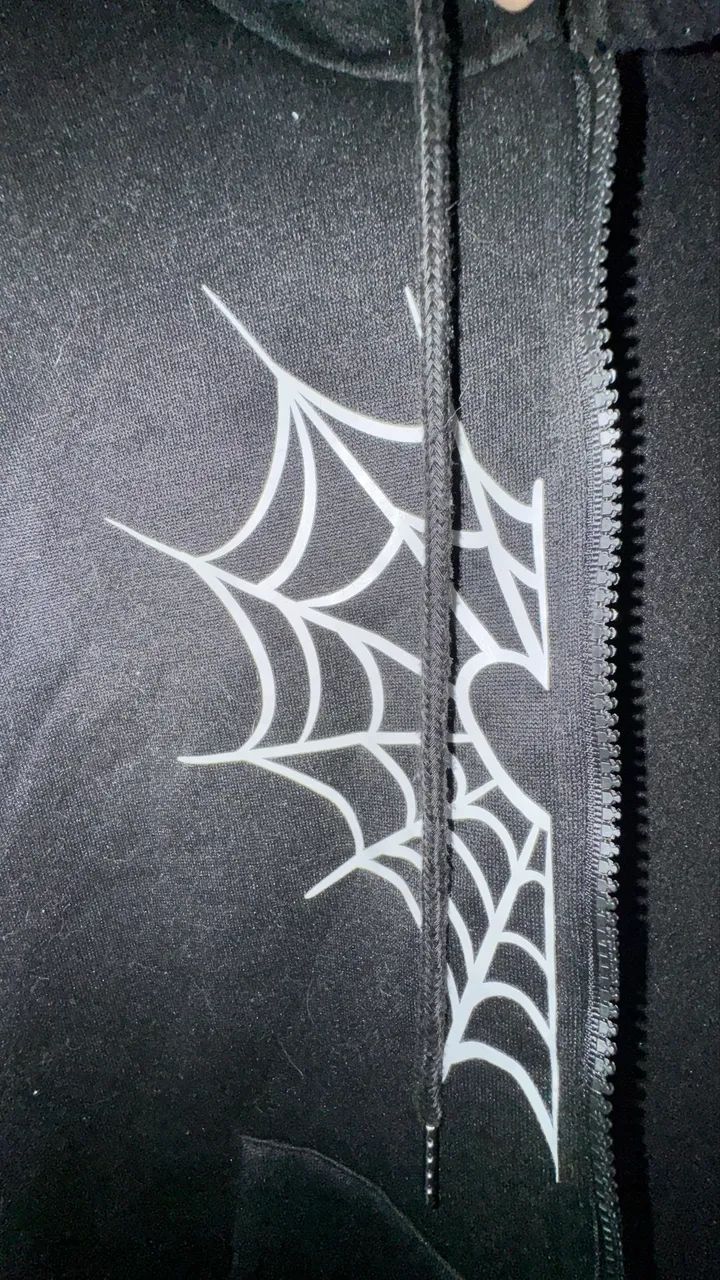 Casaco de moletom preto com estampa de aranha - Foto 3