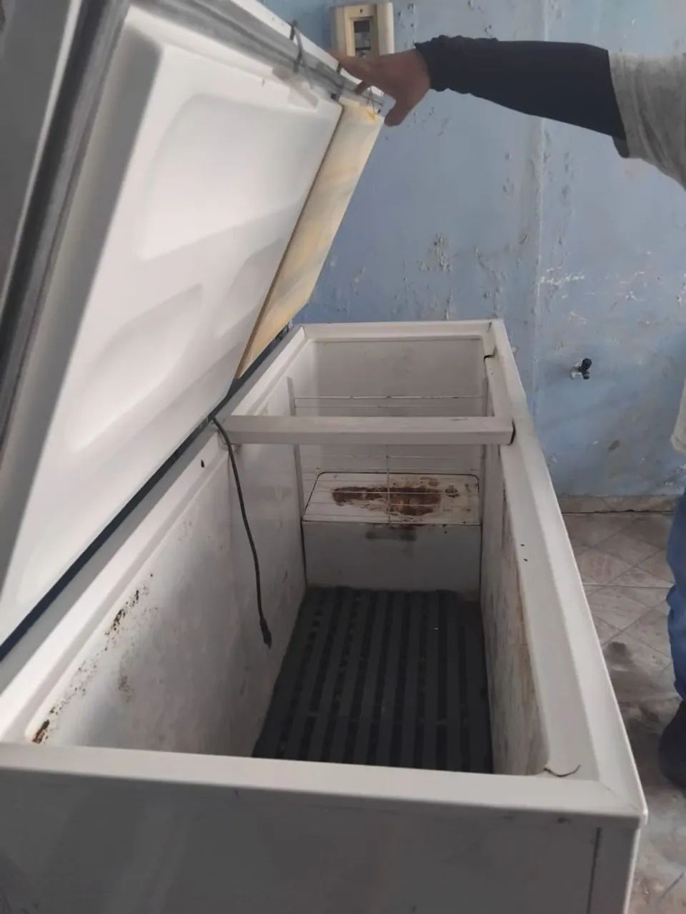Freezer com avaria mas funcionando perfeitamente 
