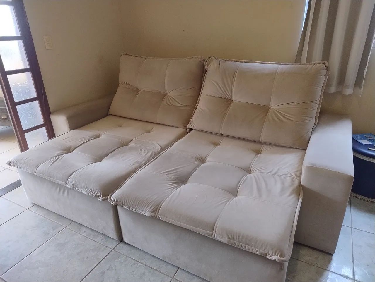 Sofá retrátil e reclinável 