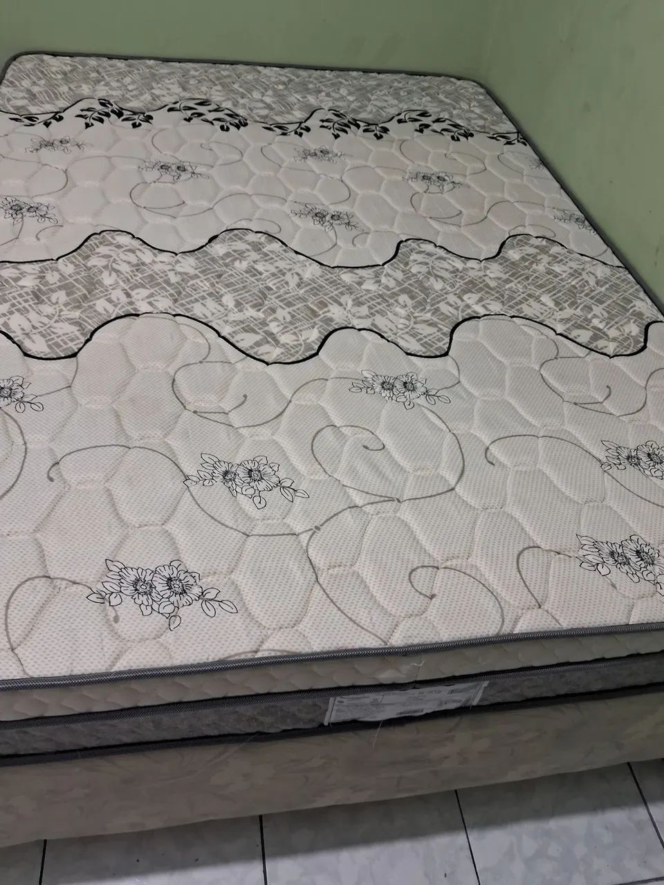 Cama box de casal,