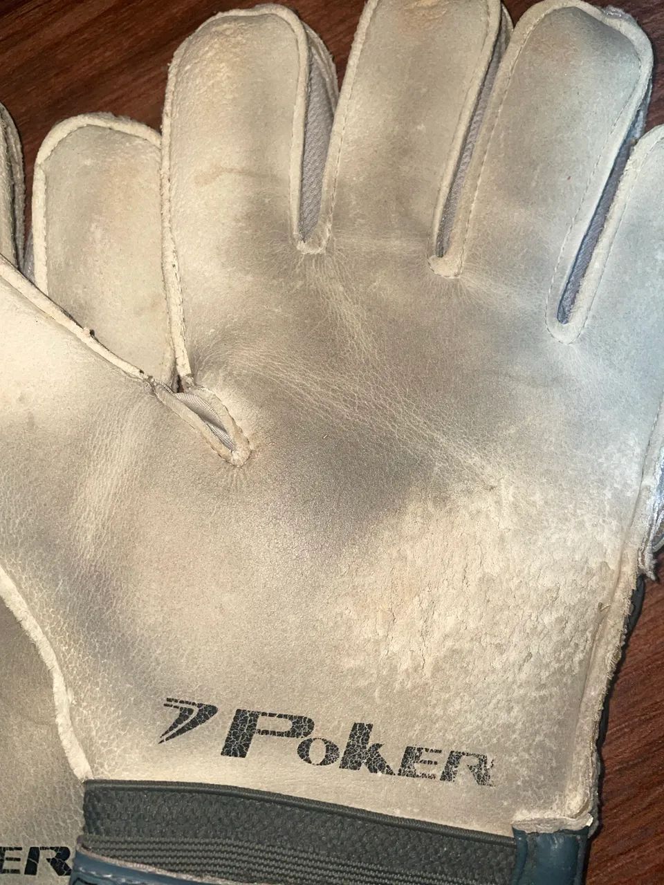 Luva de Goleiro Poker Springy - Foto 4