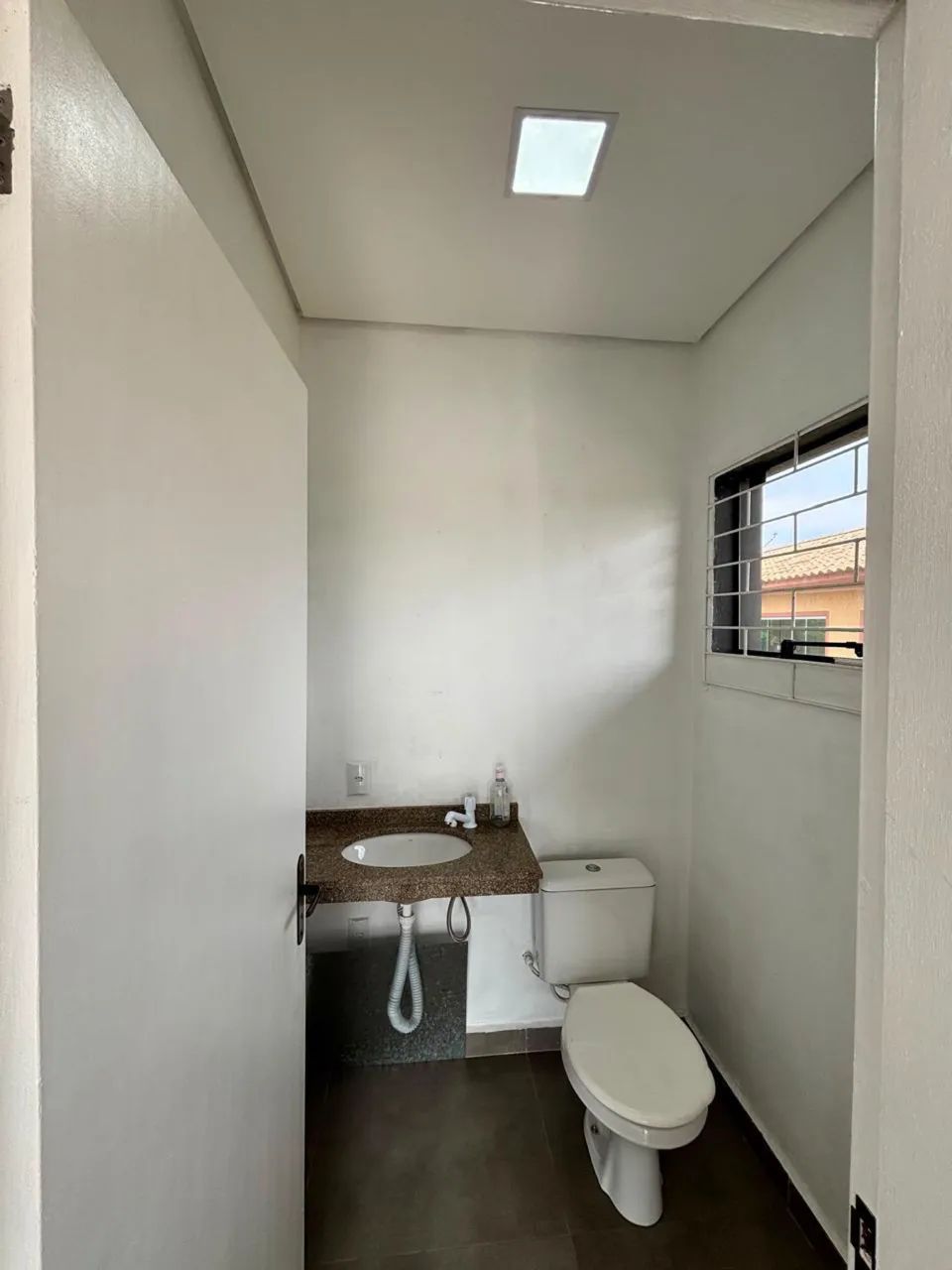 SALA COMERCIAL DE LOCAÇÃO ANUAL NA PALHOCINHA  - Foto 5