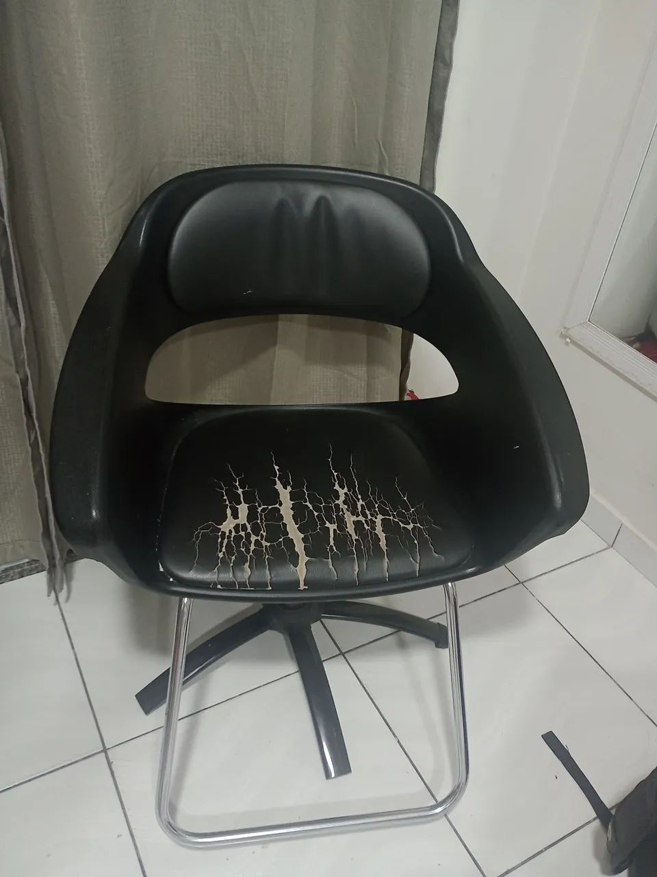 Salon Chair (Emergency Use)