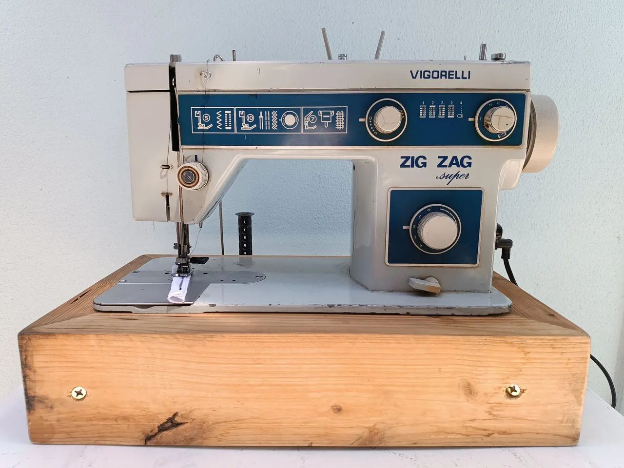 Máquina de costura Vigorelli Super