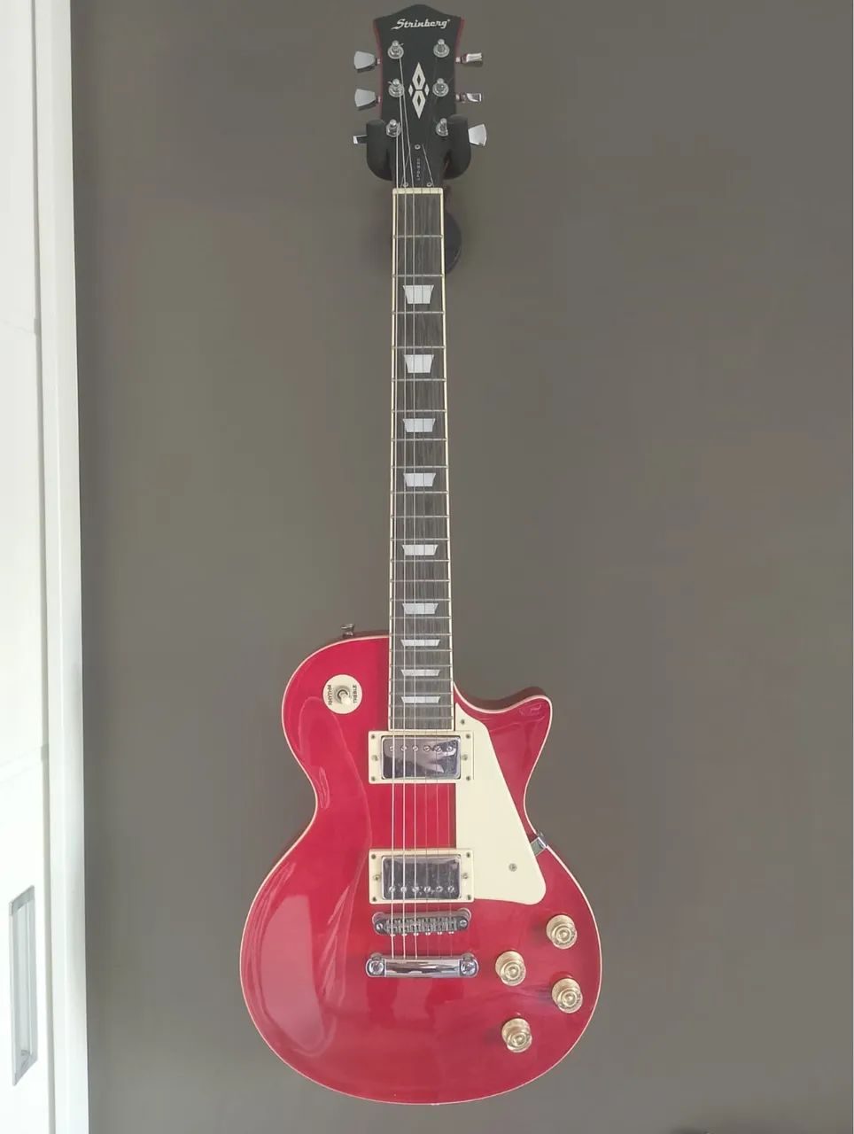 Guitarra strinberg e caixa amplificada sheldon