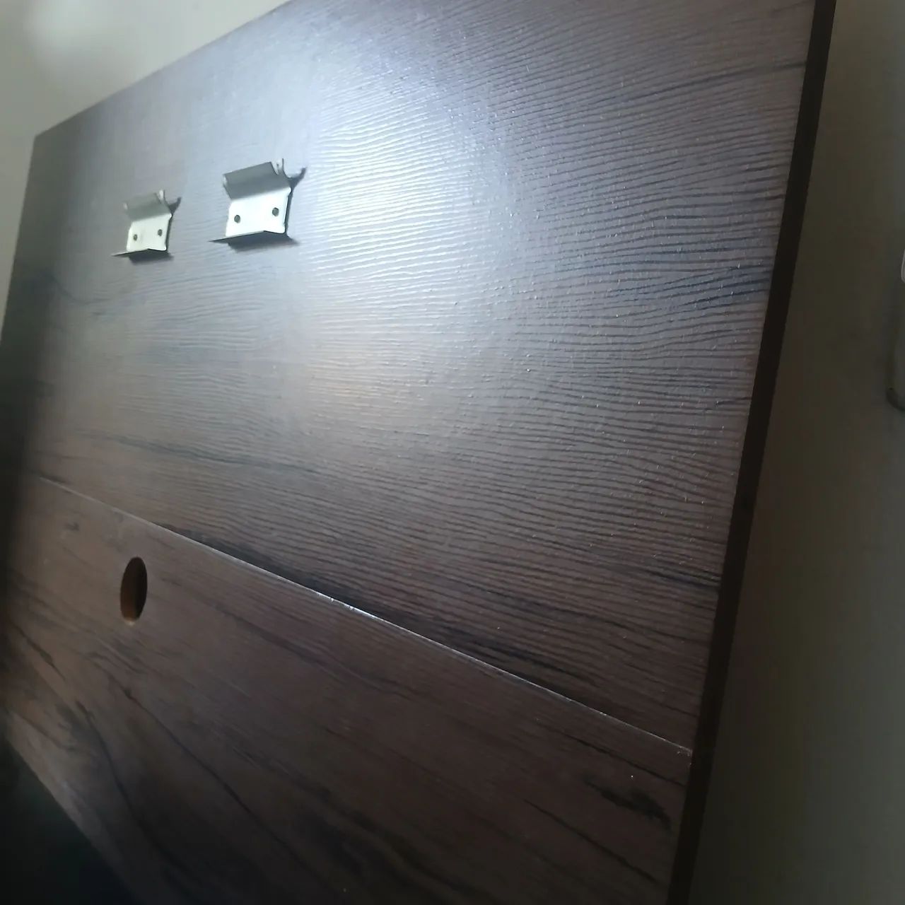 Painel para tv ja com suporte e suporta uma TV ate 50 polegadas 