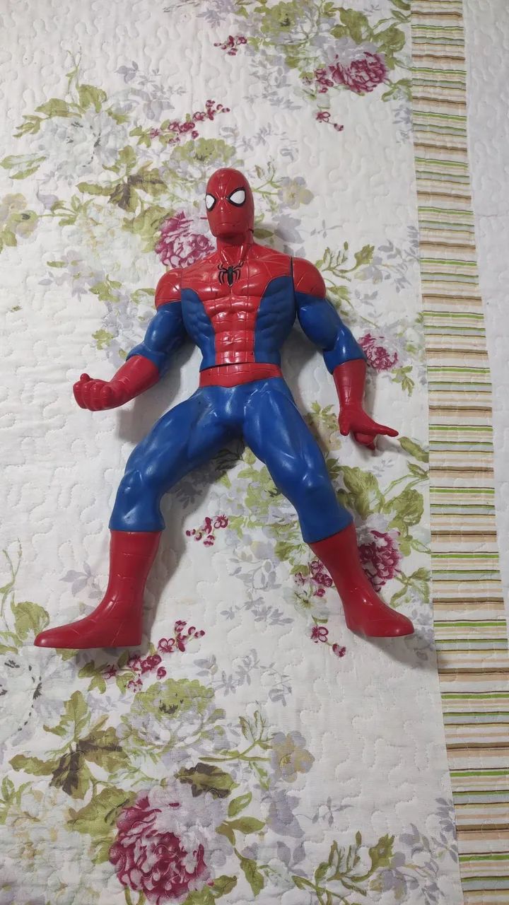 Boneco homem aranha