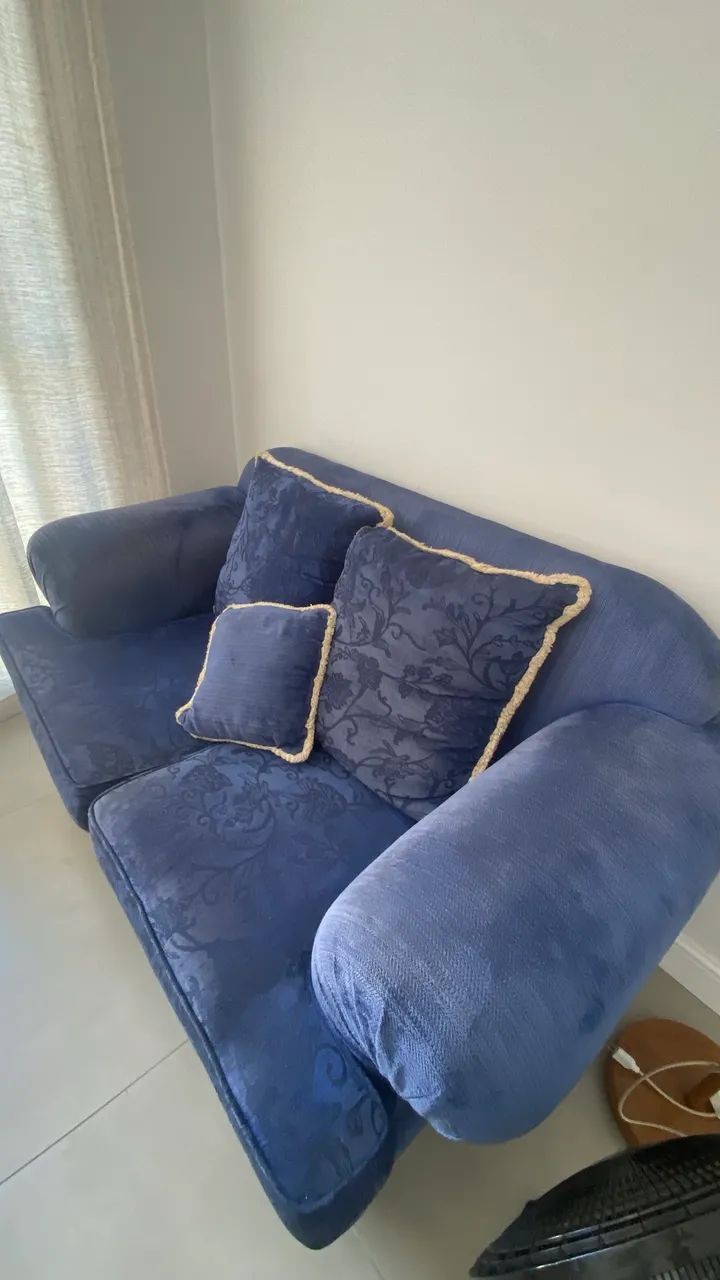 Two-Seater Sofa65578361851138123