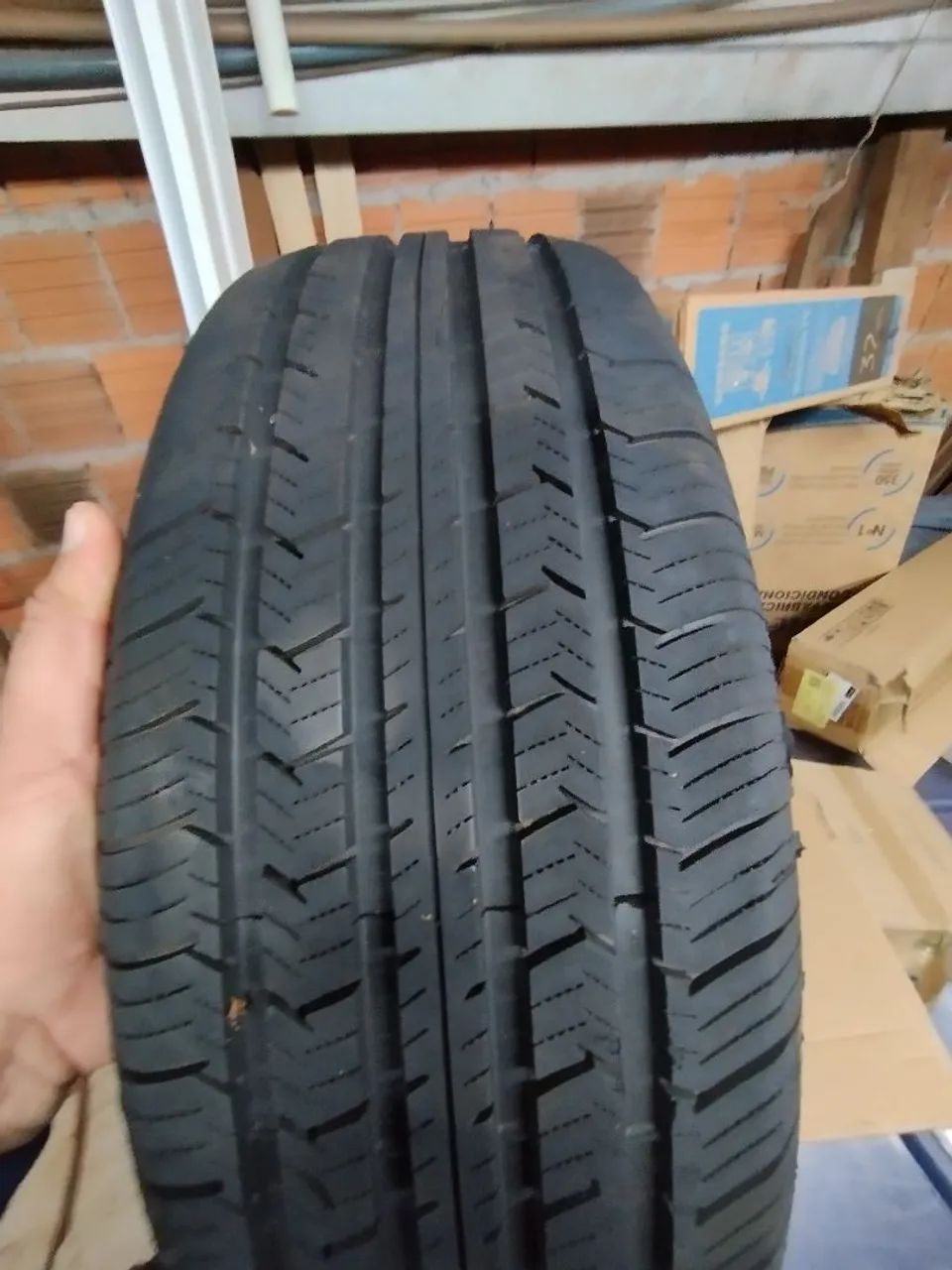 Pneu 195/55/16 novo marca Onix - Foto 2
