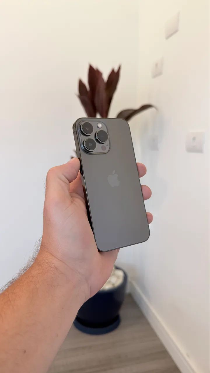 iPhone 13 Pro 256gb cinza, sem detalhes 