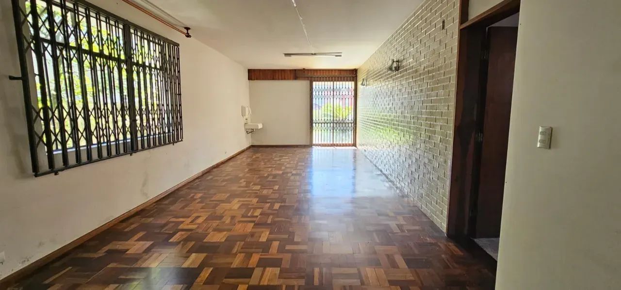 Casa Comercial com aprox. 330m² - Bairro Ahú - prox. OAB e comércios - Foto 3