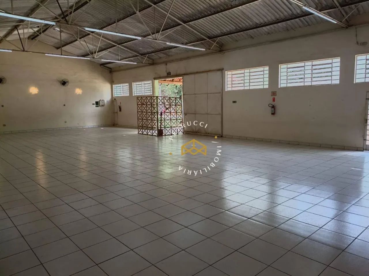 GALPÃO PARA ALUGAR COM 408 M² EM VALINHOS/SP - Foto 4