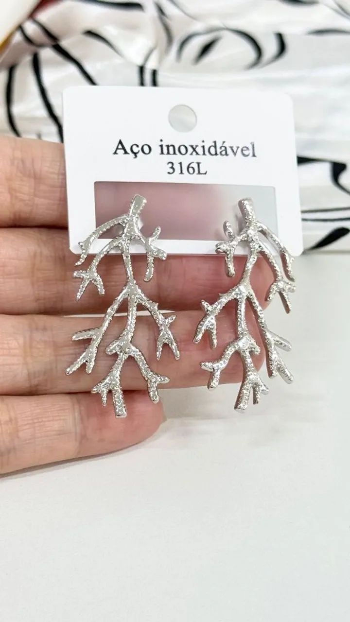 Brinco em aço inoxidável banhado a ouro  - Foto 4