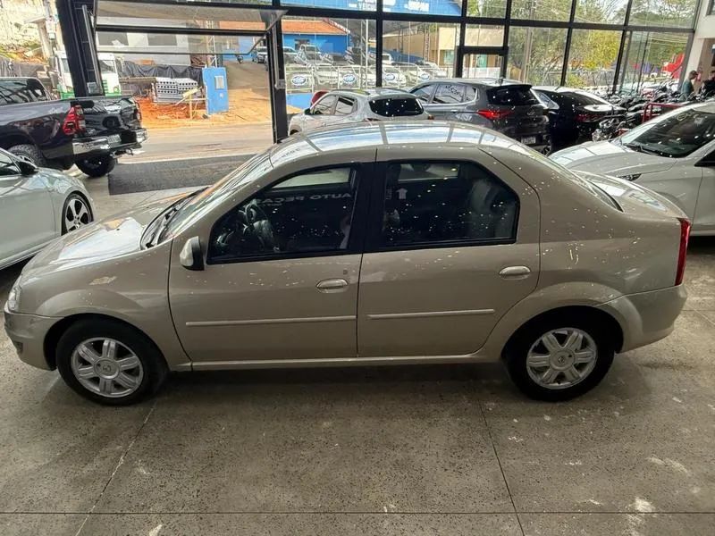 Renault Logan Expression Flex 1.6 16V 4P 2013 - Foto 3