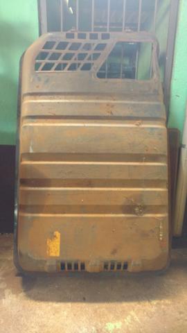 CJ. soldado capuz do motor E215B New Holland p/n * - Foto 3