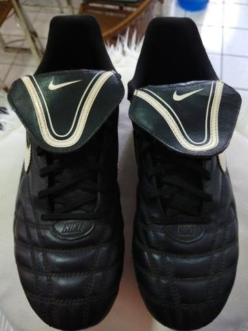 Chuteira de campo Nike Tiempo - Foto 2
