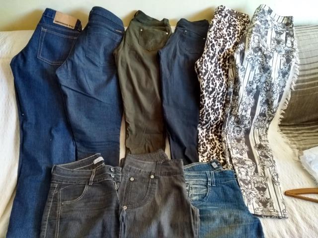 Calças tamanho 40 e 42 20 reais cada calça e 10 as bermudas