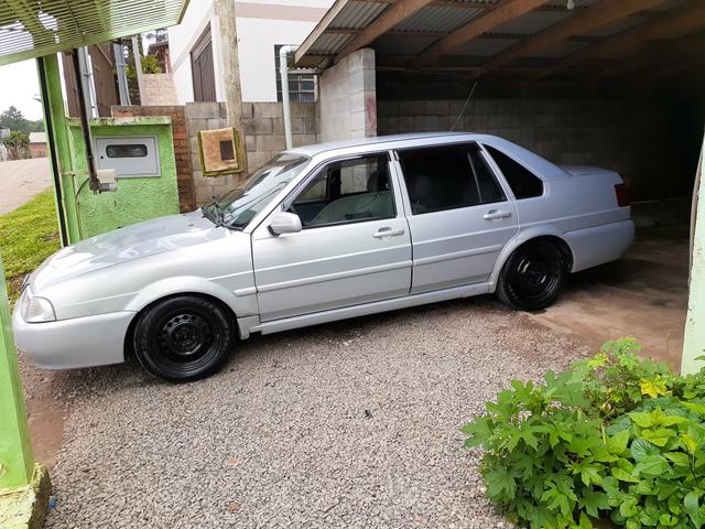 Vendo ou troco na chave por carro hatch ou moto
