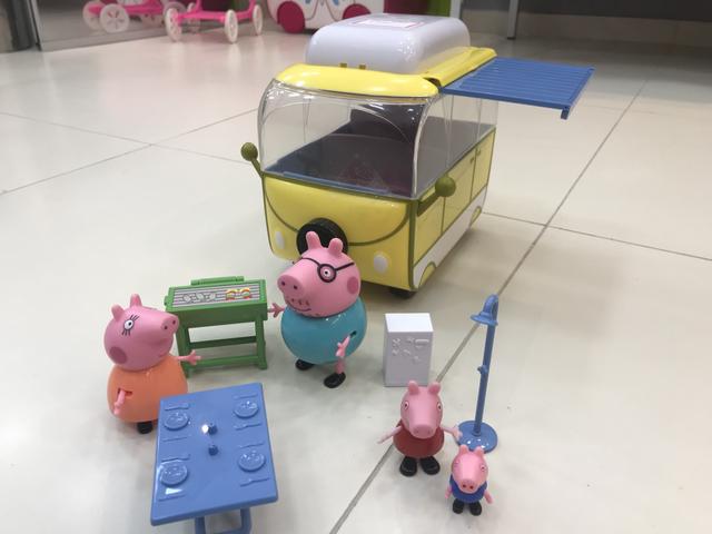 Van de acampamento - ônibus da peppa pig