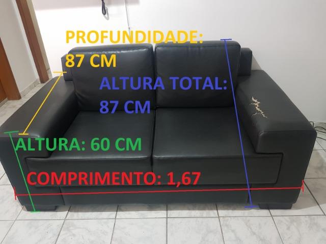 Jogo de Sofás preto courino - Foto 2