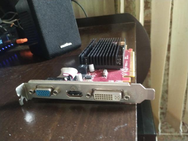 Placa de vídeo AMD hd6450 1 gb e memória DDR2 2gb - Foto 5