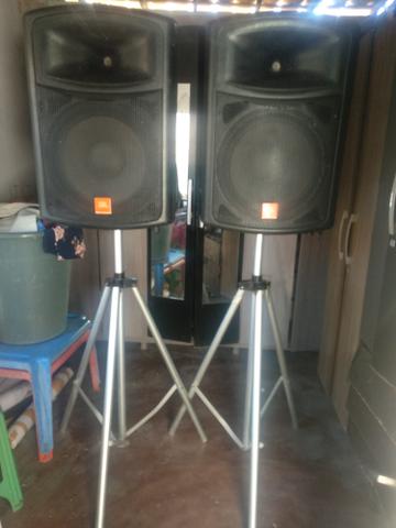Caixas Ativas JBL Auto falantes de 15. Parcelo em até 12 vezes - Foto 2