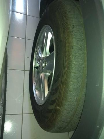 Vendo pneu Continental 205/70 R16