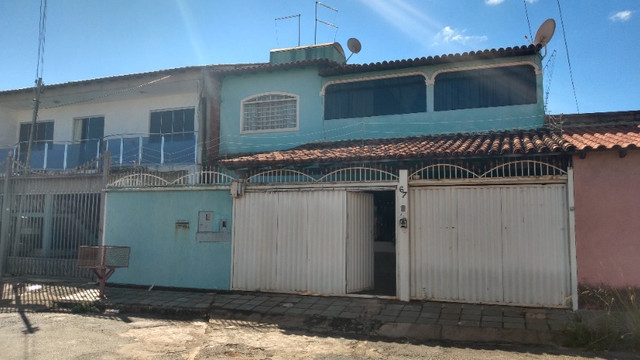 Vendo um lindo Sobrado com 5 Quartos e 3 banheiros no setor leste do Gama DF