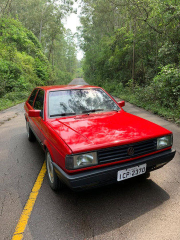 Voyage GLS 1988 vermelho ferrari