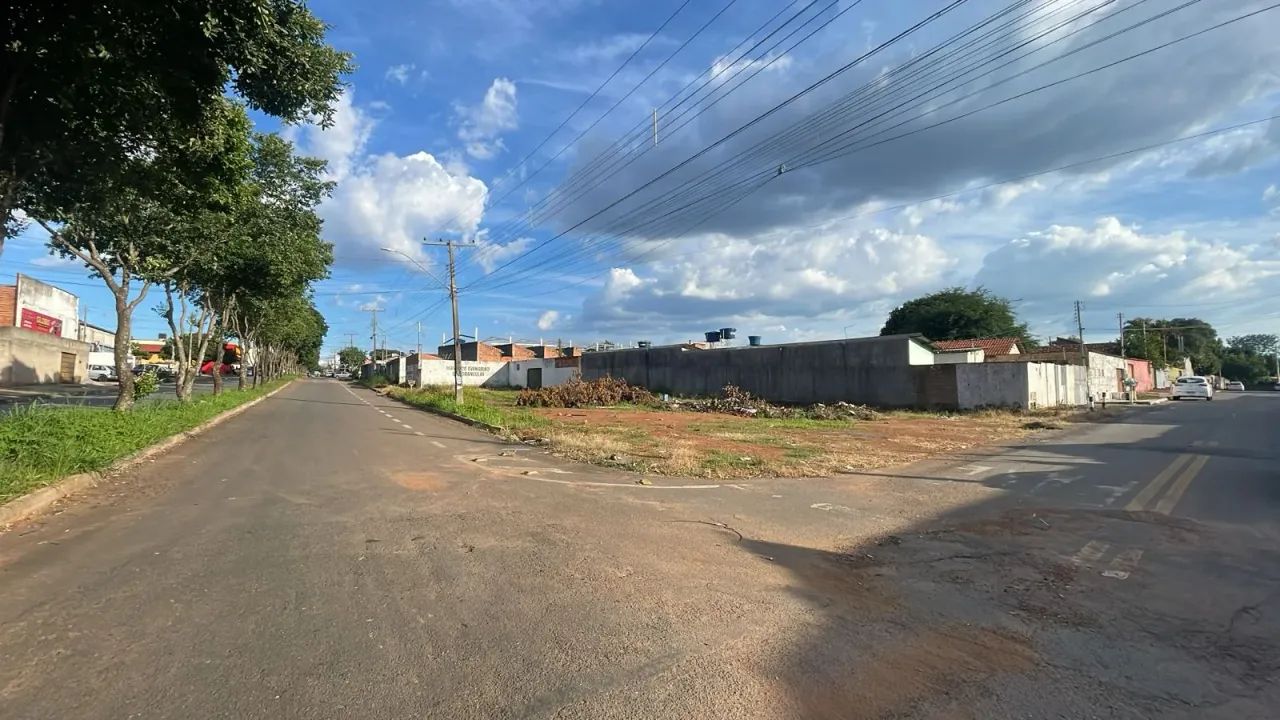 Esquina Comercial 443,00m² (Asfalto e Agua) Condominio Amim Camargo