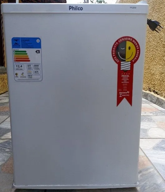 Frigobar Philco 67 Litros Branco em perfeito estado de conservação